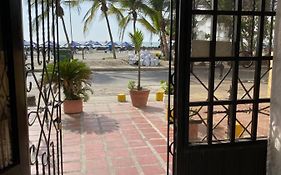 Habitación I frente a la playa ( Bocagrande )